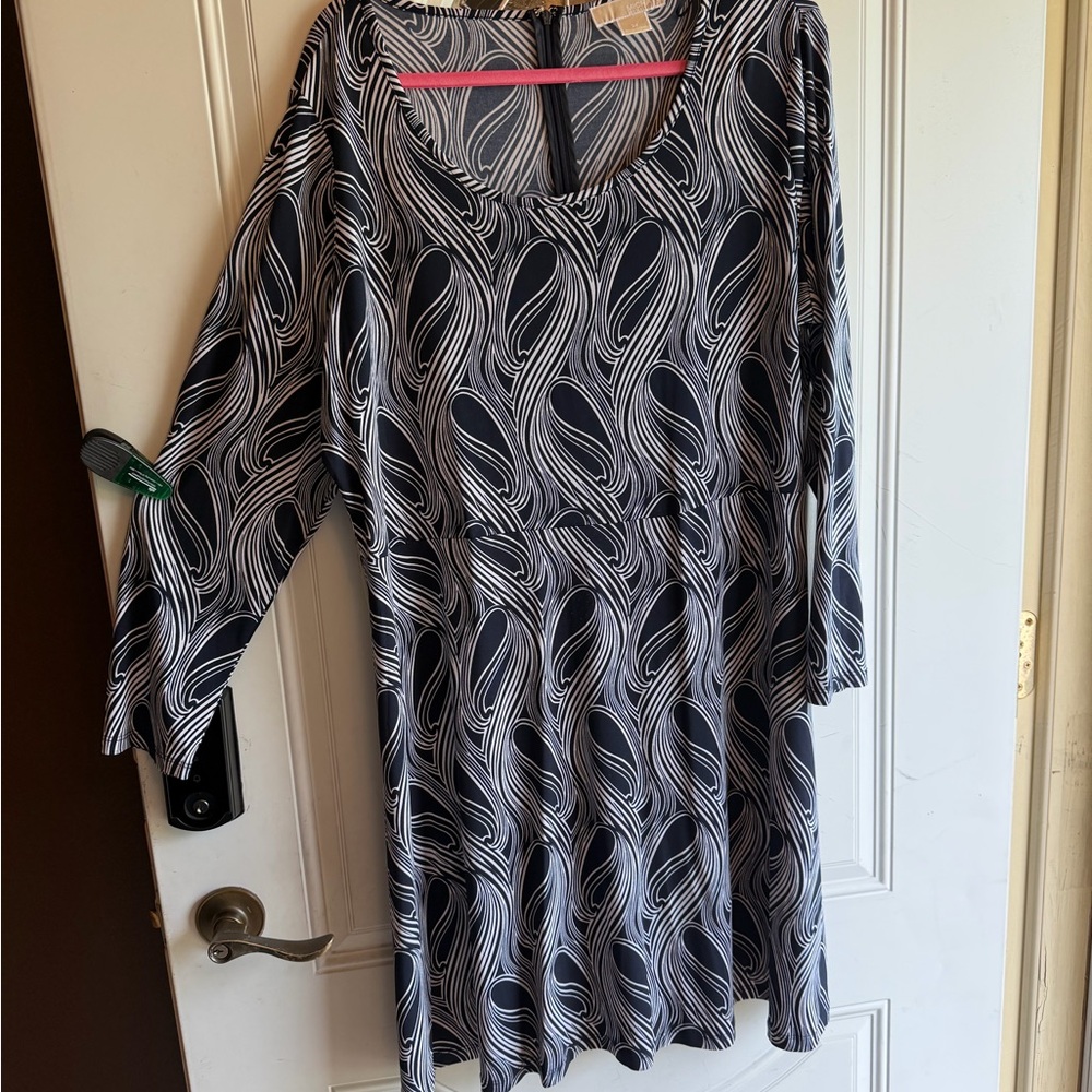 MICHAEL Michael Kors Black and White Swirl-Print Long Sleeve Dress